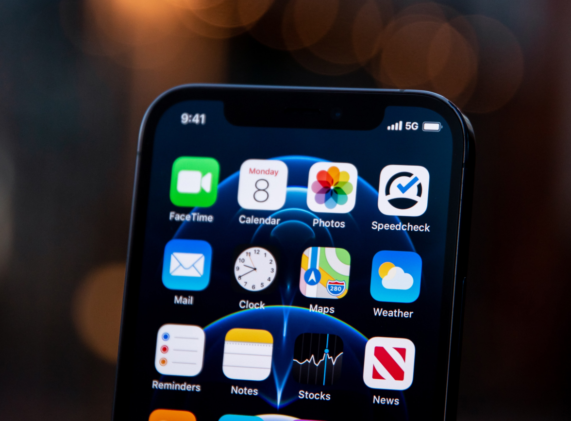 东兴苹果手机维修分享为什么 iPhone 12 在冬季会自动关机 