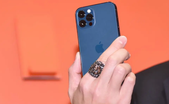 东兴苹果手机维修分享iPhone12系列重启方法教程 